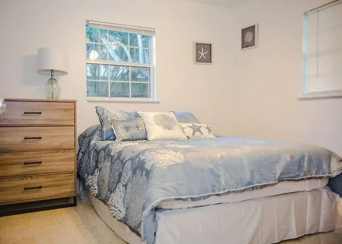 Charming Home, Minutes From The Beach