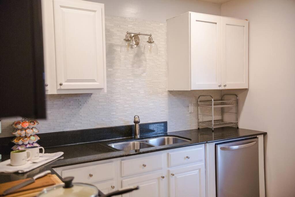Charming Home, Minutes From The Casa vacanze Vero Beach