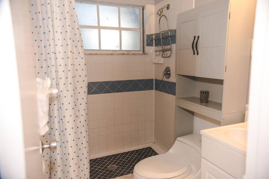 Charming Home, Minutes From The Casa vacanze Vero Beach